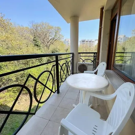 Peaceful Getaway @ Iglika Complex + Parking Apartamento Golden Sands